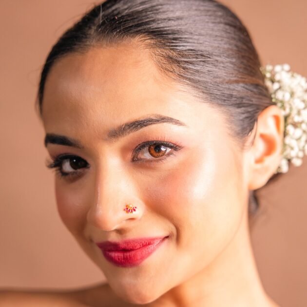 Blush Petal Arc Nosepin (pink) - Image 3