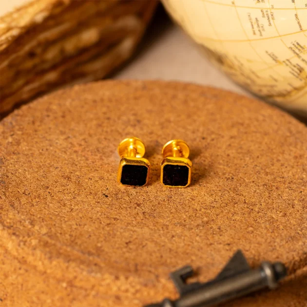 Golden Frame Stud