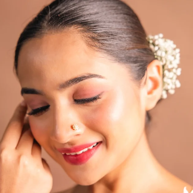 Scarlet pearl nose pin