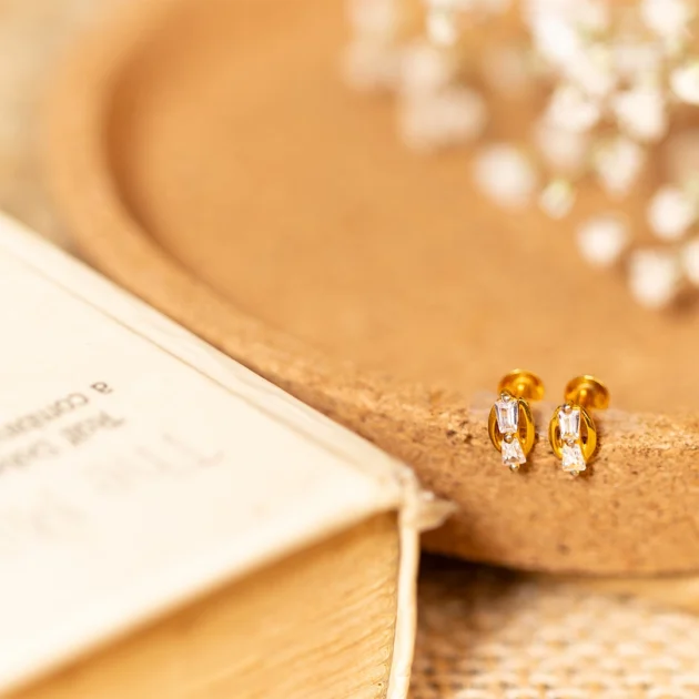 Sleek Orbit Second Studs
