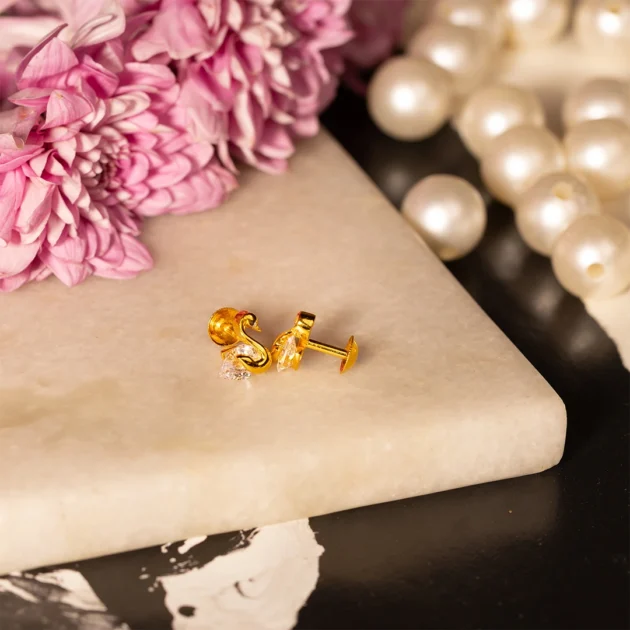 Swan stud earrings - Image 4