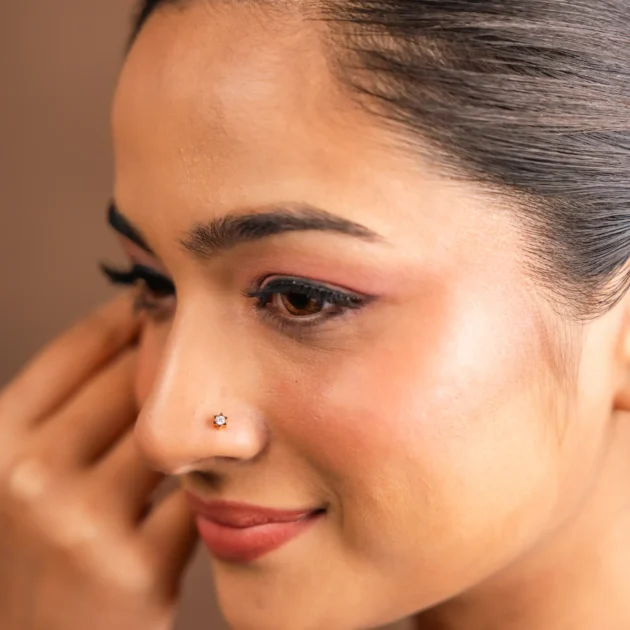 Tara Blink Nose Pin - Image 4