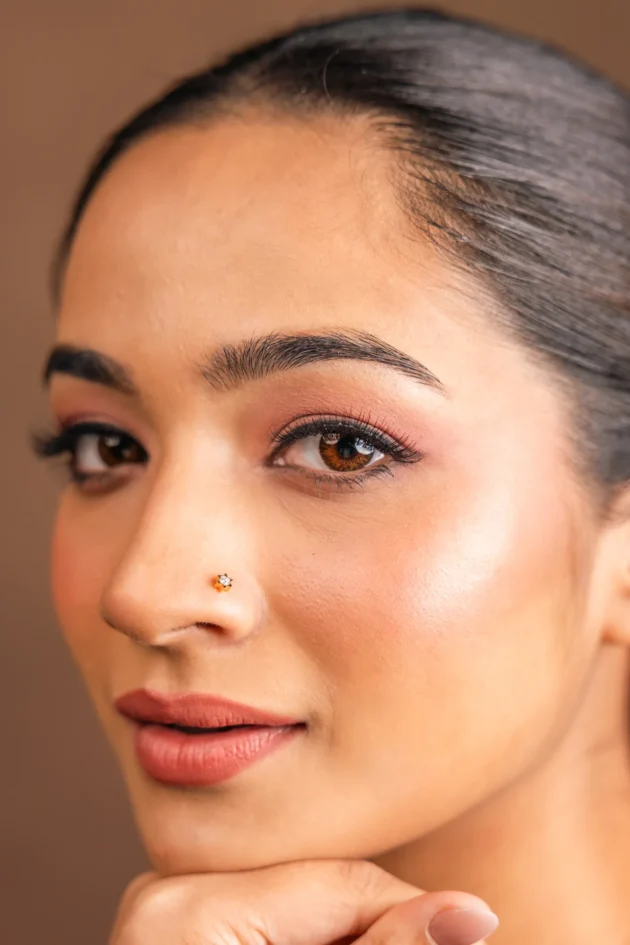 Tara Blink Nose Pin - Image 3