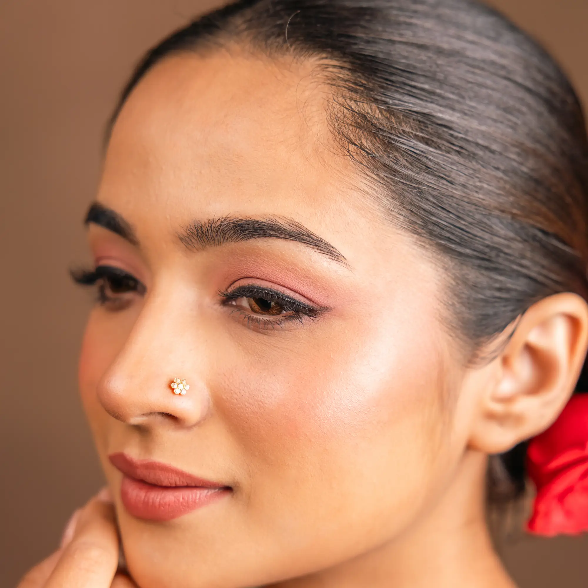Noor Blush Nosepin - Image 3